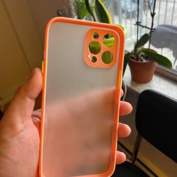 I phone case 12 pro max pink colour - Picture 4 of 5